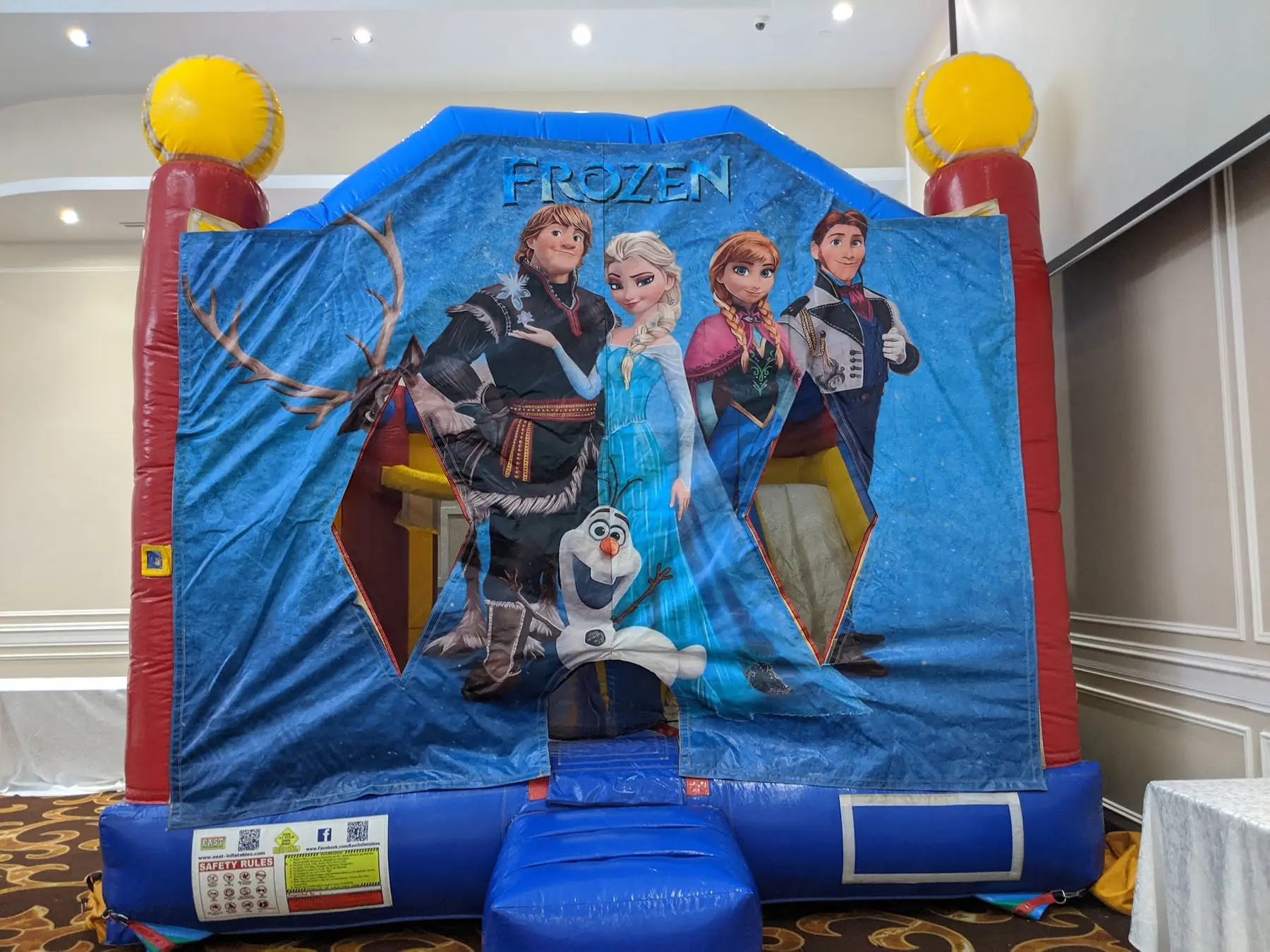 Disney Frozen Combo Bouncy Castle — view 3