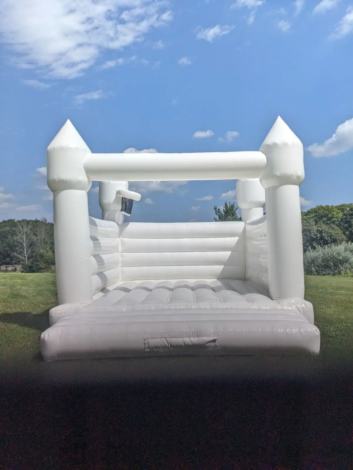 Pure White Bouncy Castle (Adults too) — view 4