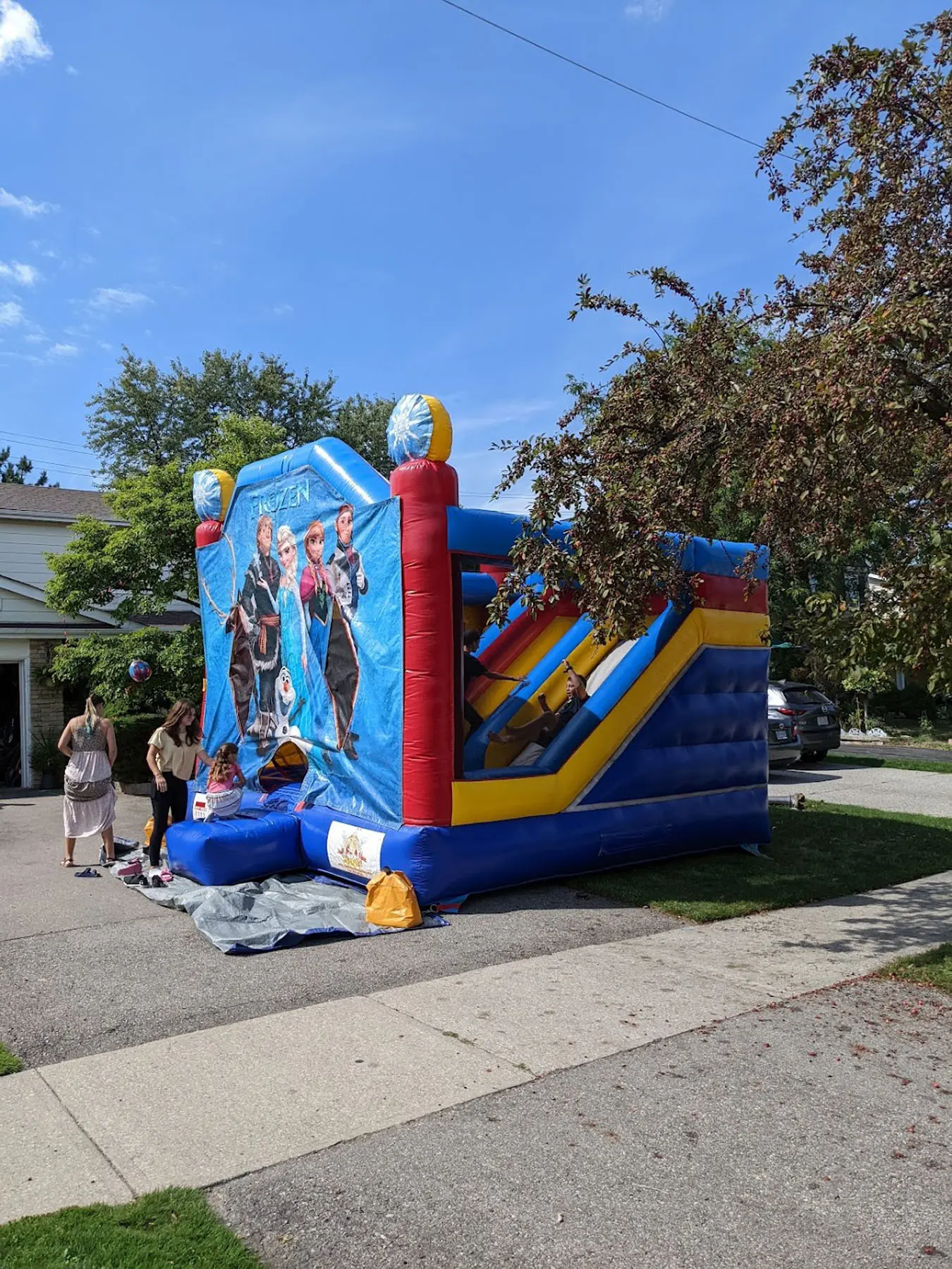 Disney Frozen Combo Bouncy Castle — view 2